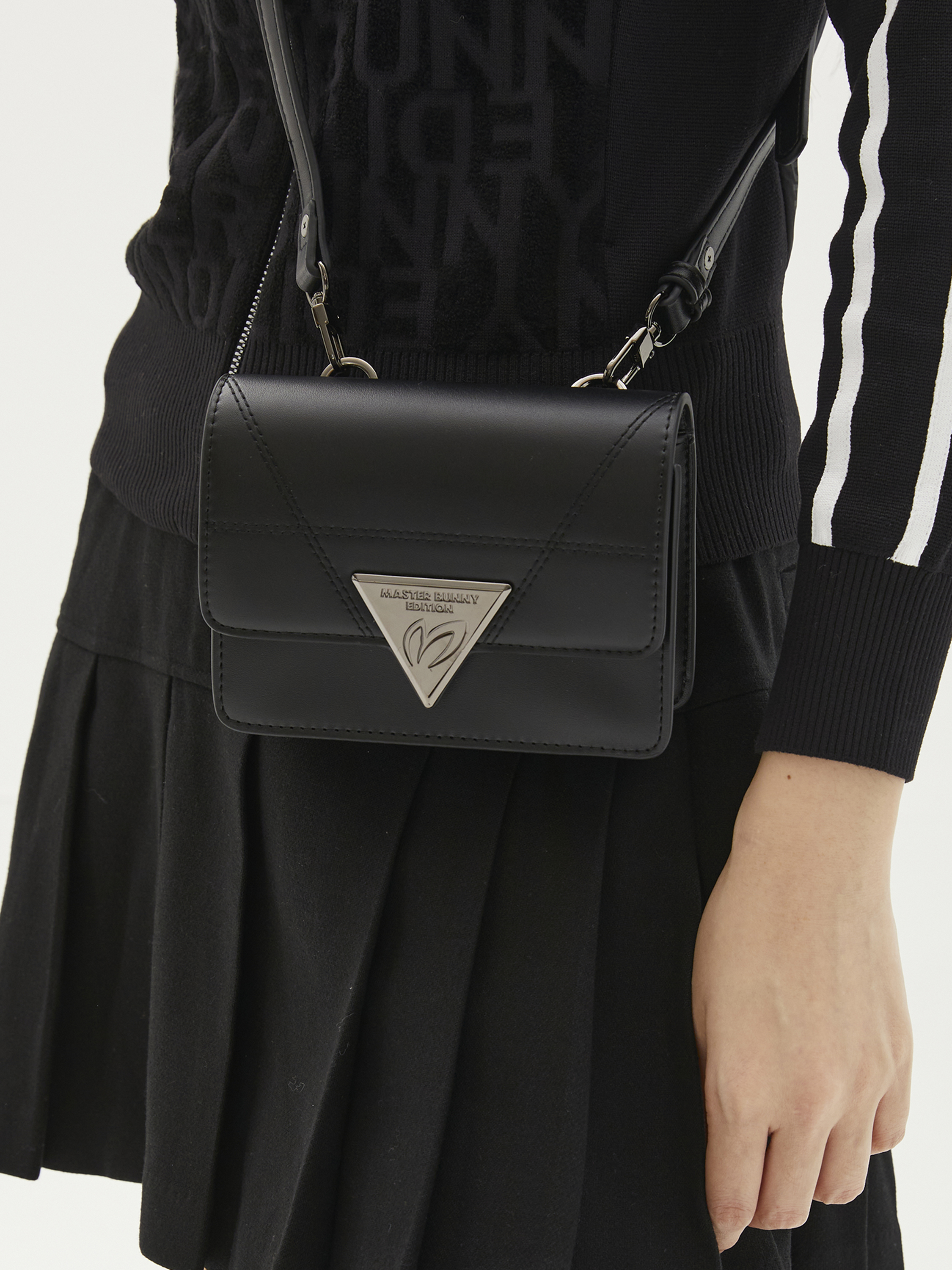 421C3BG657_BK_detail_00.jpg
