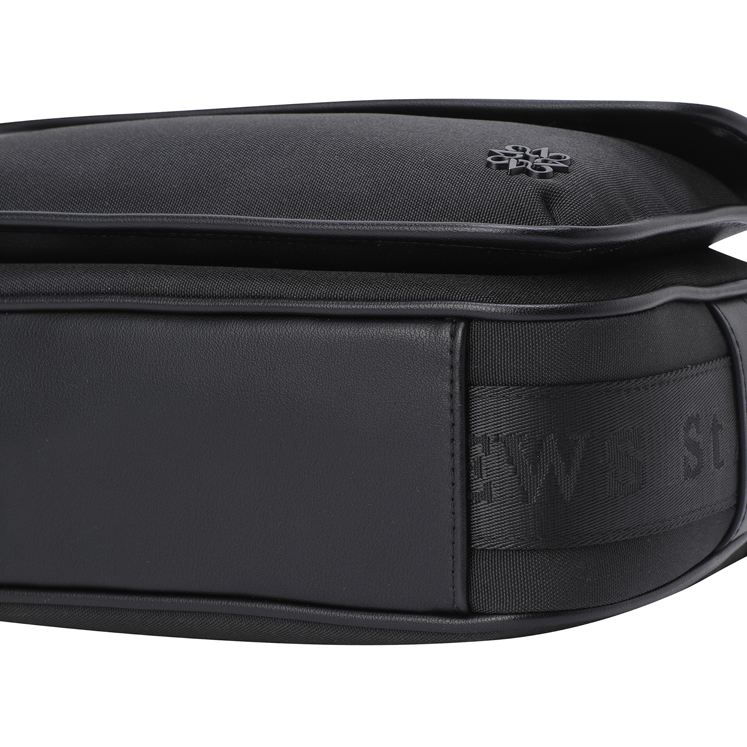 811D3BG001_BK_detail_06.jpg