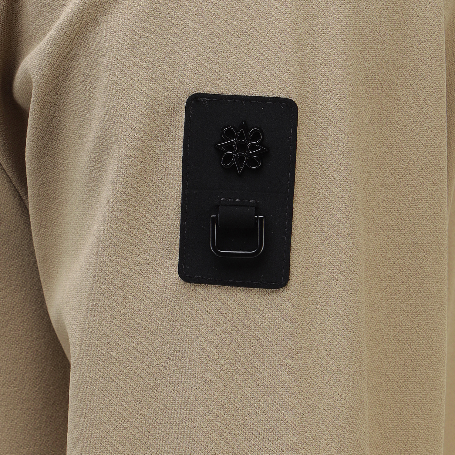811E3TO107_BG_detail_05.jpg